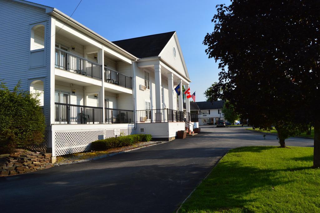New World Inn Barre Екстериор снимка