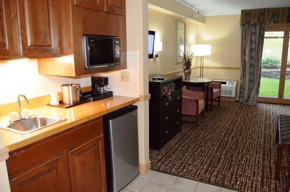 New World Inn Barre Екстериор снимка