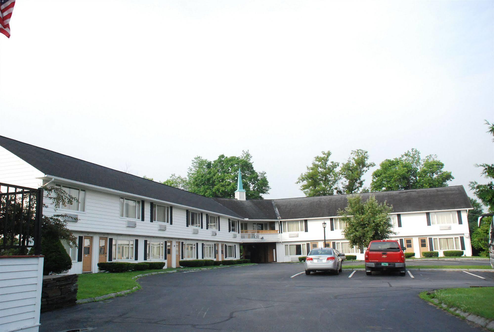 New World Inn Barre Екстериор снимка