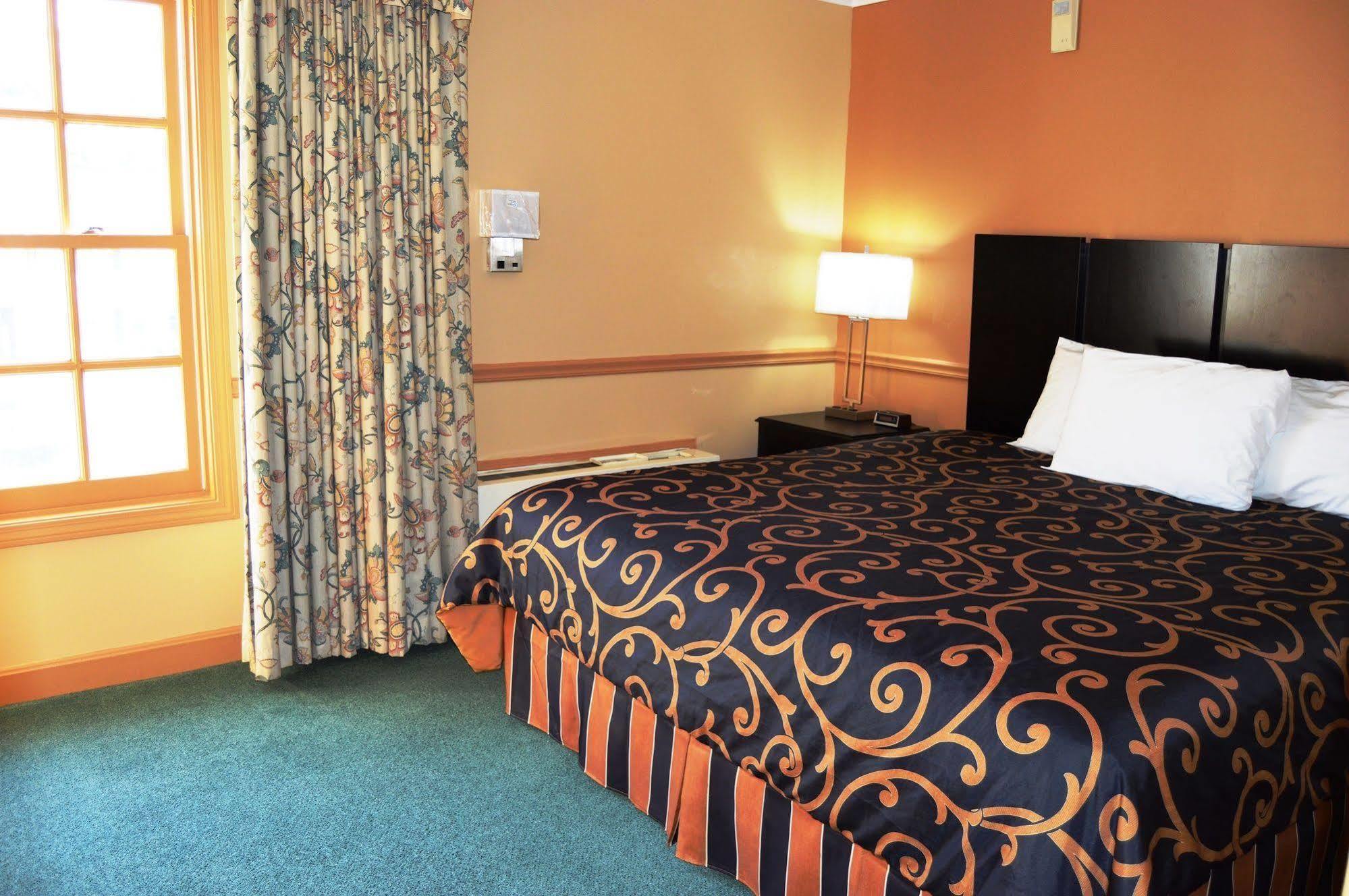 New World Inn Barre Екстериор снимка