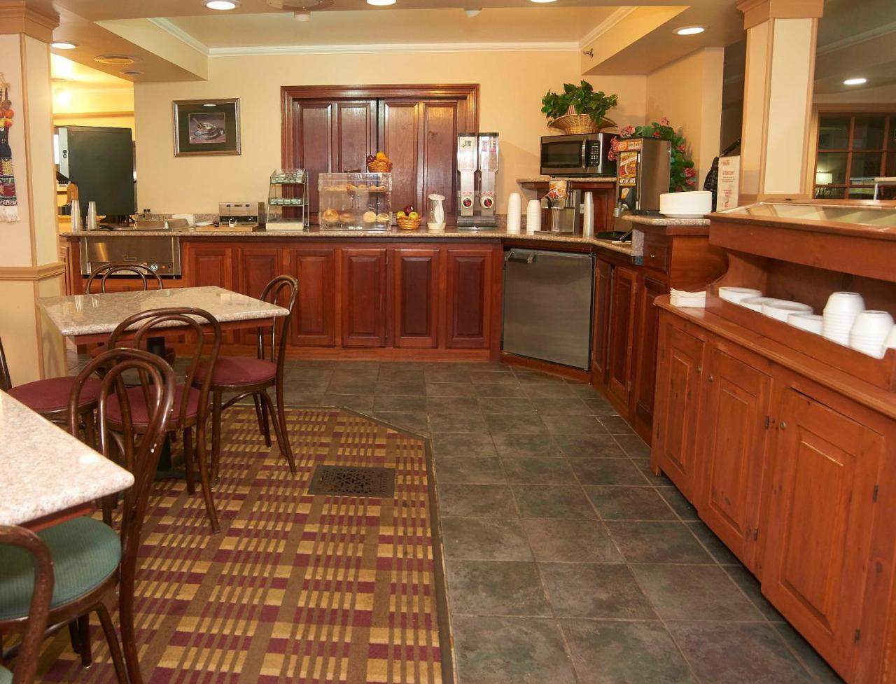 New World Inn Barre Екстериор снимка